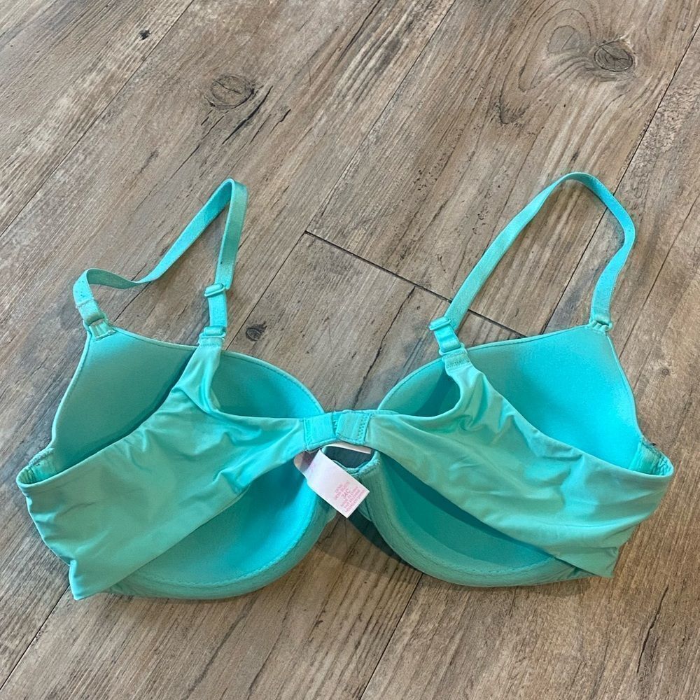 Pink Victoria Secret Wire Bra - Picture 6 of 9